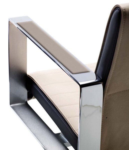 Кресло парикмахерское Pietranera BLADE 69.7R