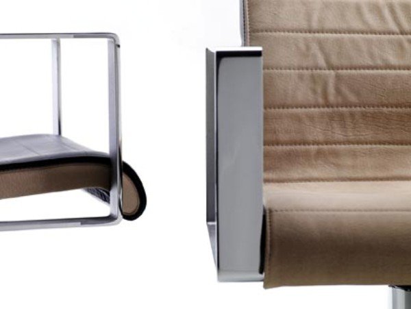 Кресло парикмахерское Pietranera BLADE 69.7R