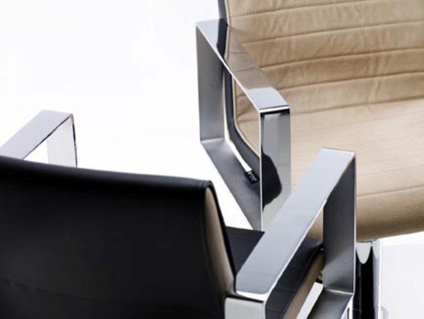 Кресло парикмахерское Pietranera BLADE 69.7R