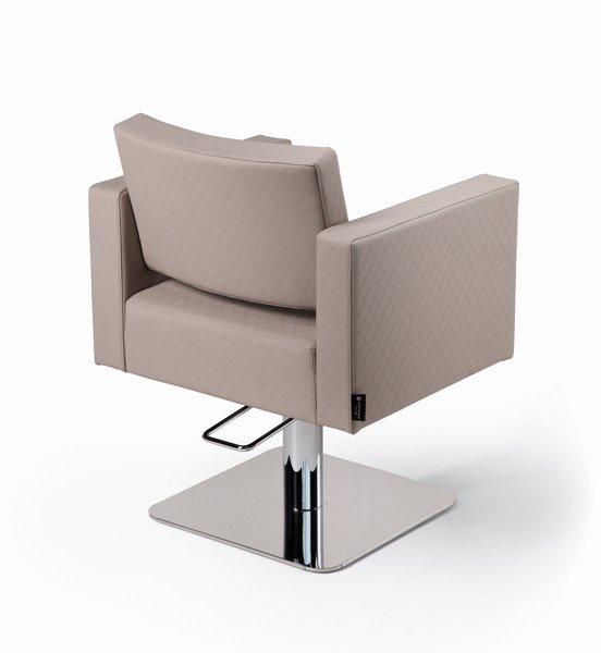 Кресло парикмахерское Pietranera BOLERO 110.7R