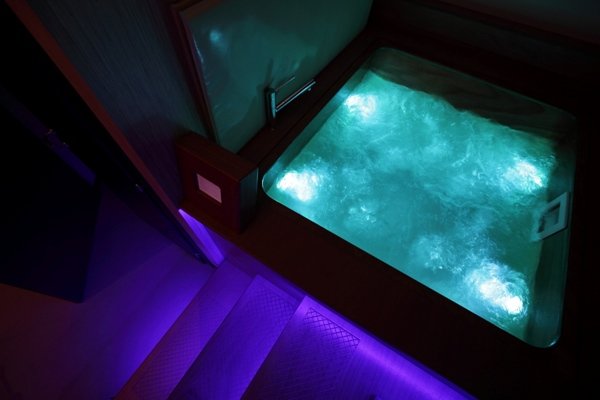 Гидромассажная ванна ESAGONO HYDROFURO Гидромассажная ванна ESAGONO HYDROFURO